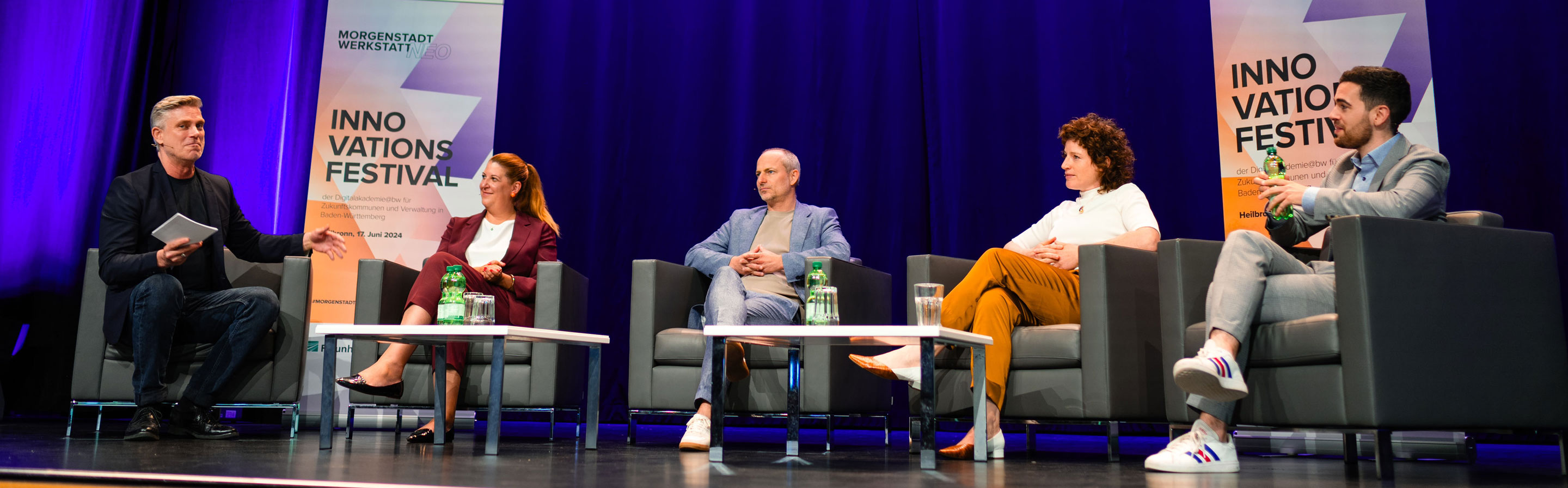 Podiumsdiskussion zum Thema »Regulatory Sandboxes – Welche Kreativ- und Experimentierräume braucht das Länd?« (v.l.n.r.: Michael Kary, Vanessa Borkmann, Matthias Pröfrock, Lena Tilebein, Philipp Stolz).